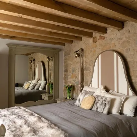 Twin Old Town -